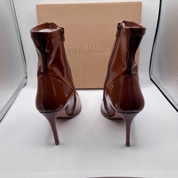 Steve Madden Elwyn brown patent leather ankle bootie, size 8M - Picture 4 of 6